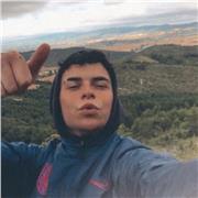 Profesor de enseñanza socio deportiva. Puedo ayudar a hacer deberes, hacer deporte, jugar pero sobre todo divertir al niño o niña que este conmigo